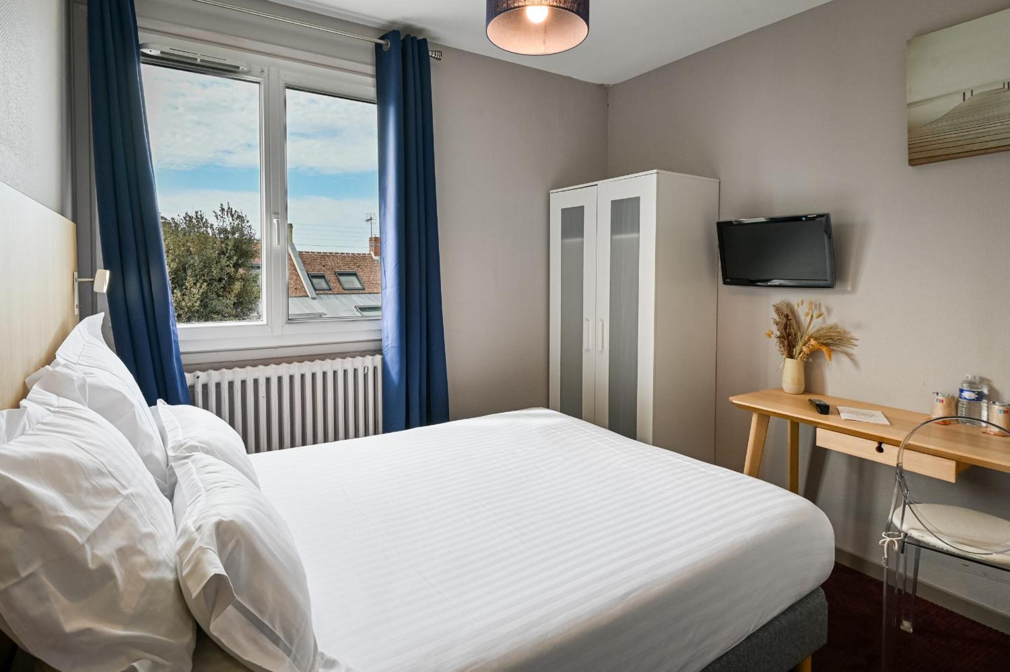 Saint Aubin Logis Hotel & Restaurant Exterior photo